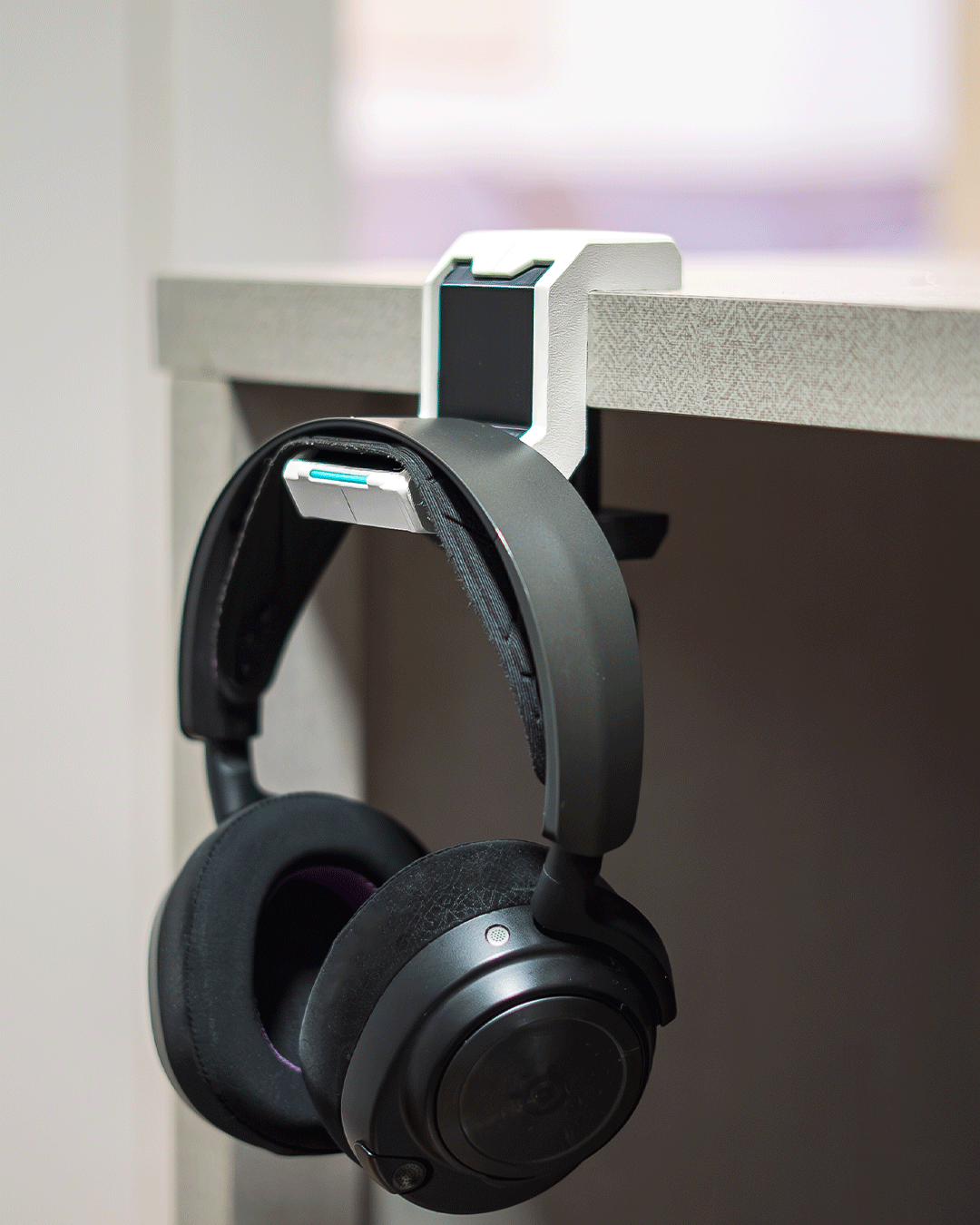 Helm Anchor Headphone Holder