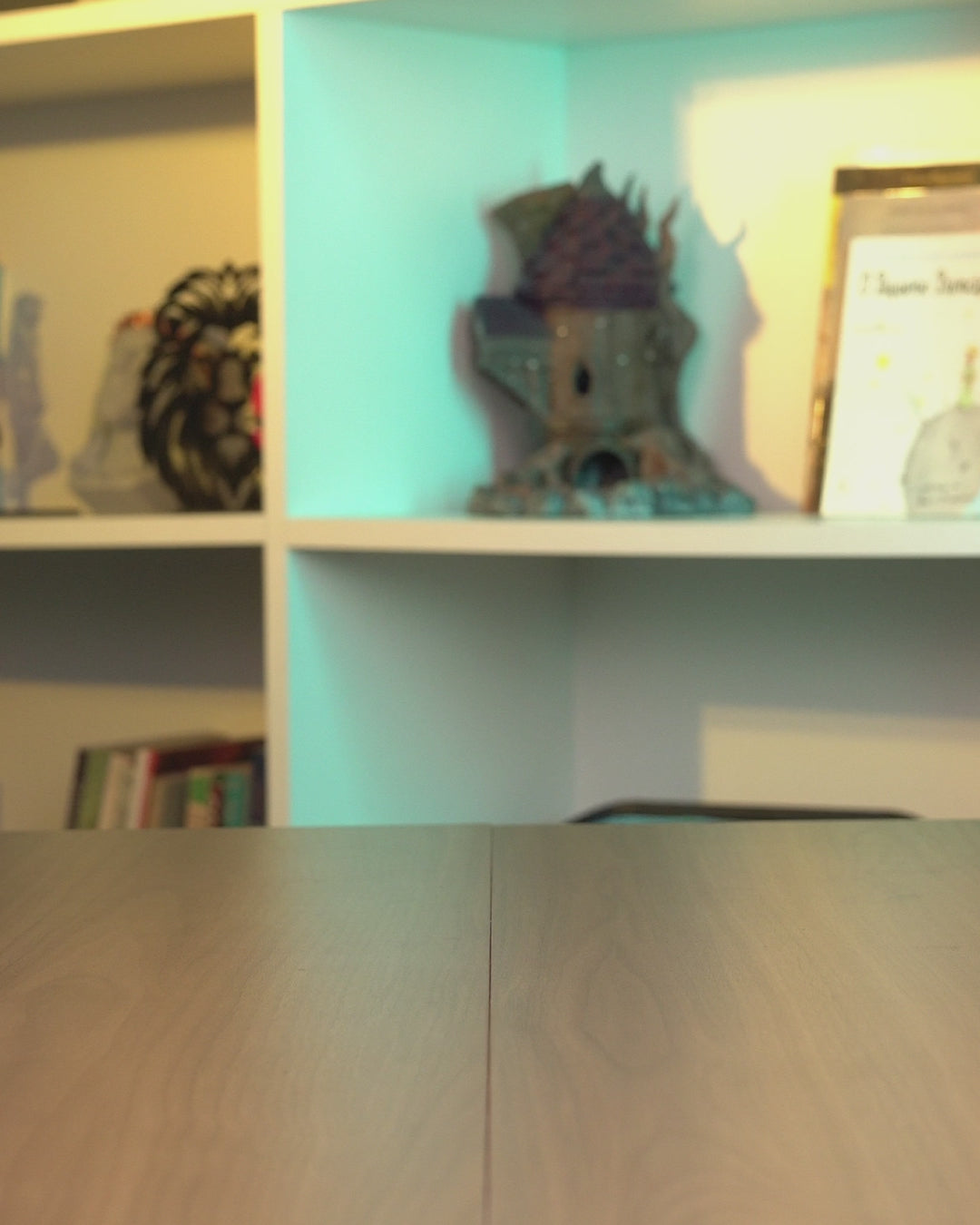 Arch Stand Headphone Holder – 3D Printed Headset Display with Accessory Tray – Gaming Desk Organiser
